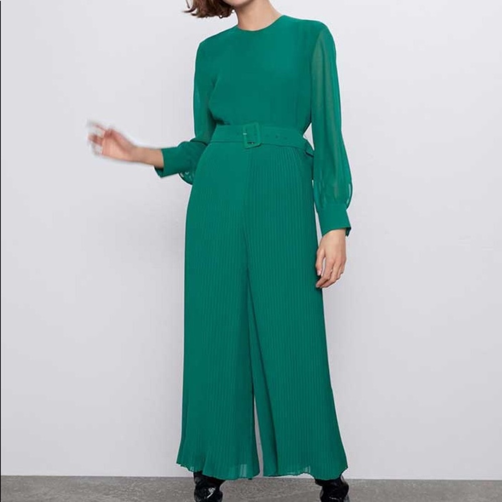 NWT ZARA GREEN JUMPSUIT - Size XS